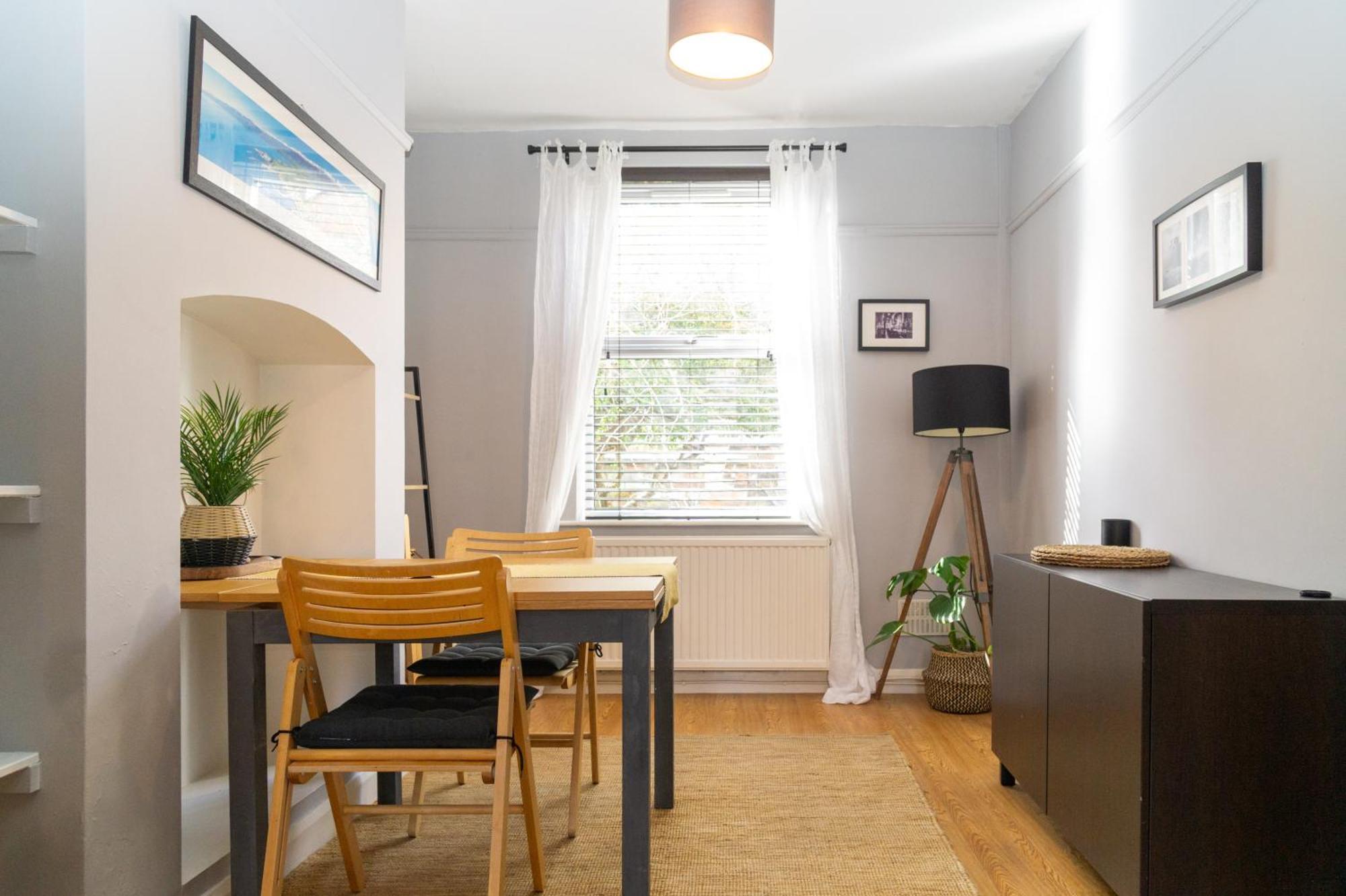 Townhouse In Trendy Suburb Of Hoole Apartment Chester Ngoại thất bức ảnh